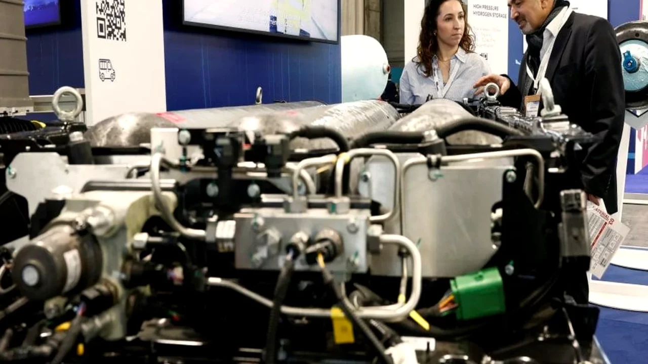 Équipement automobile à hydrogène en salon professionnel